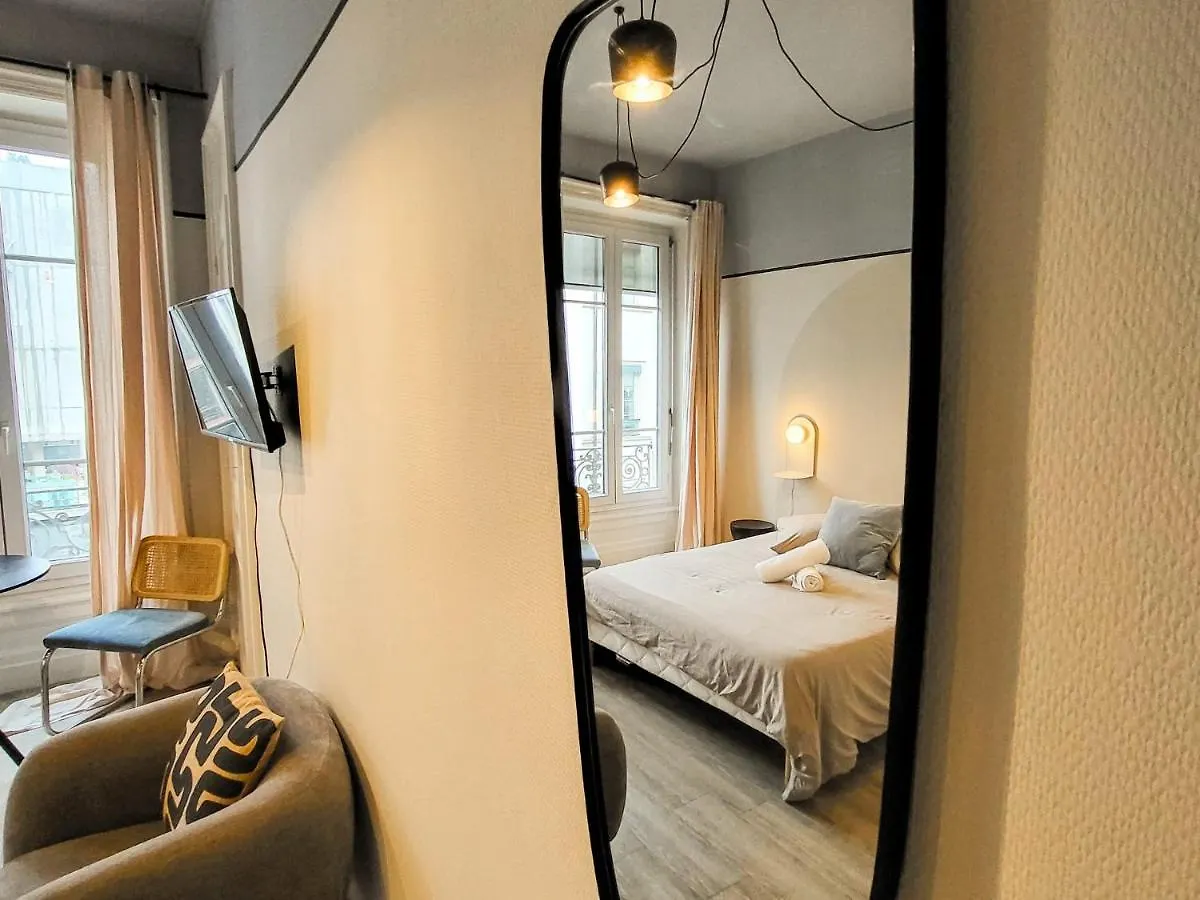 Suite Oxymore Lyon 0*,  France