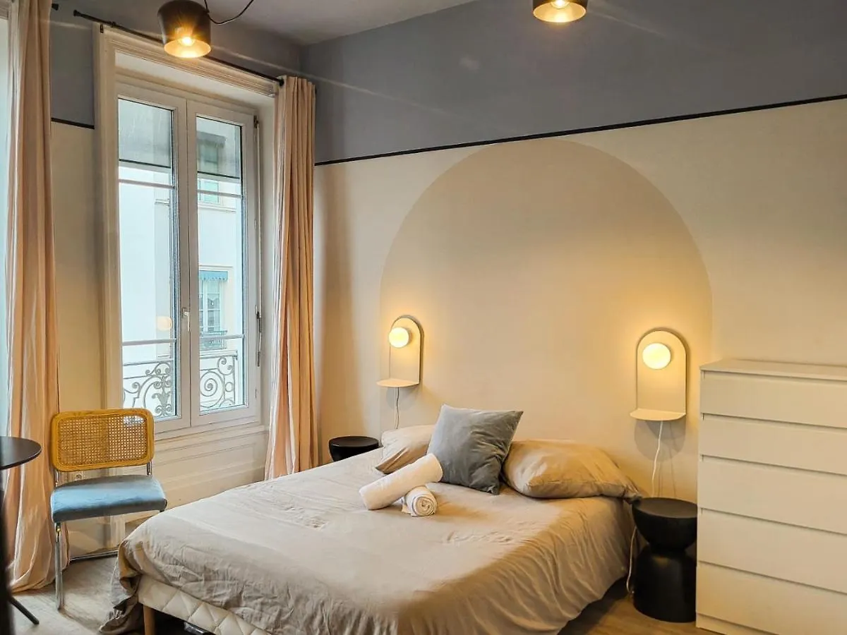 Suite Oxymore Lyon 0*,  France